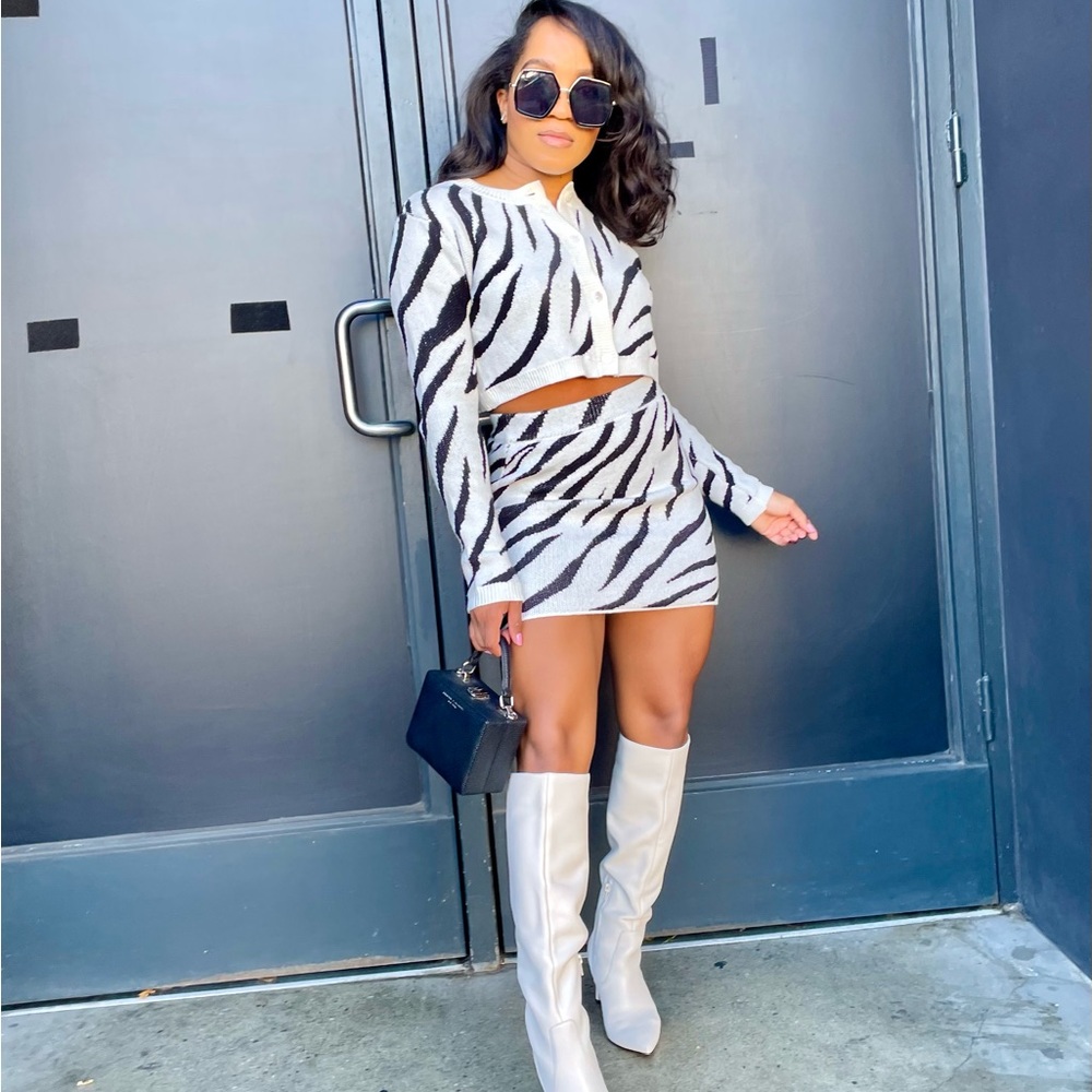 SUPERDOWN Eloise Knit Set in Zebra! Fab with boots or heels🛍